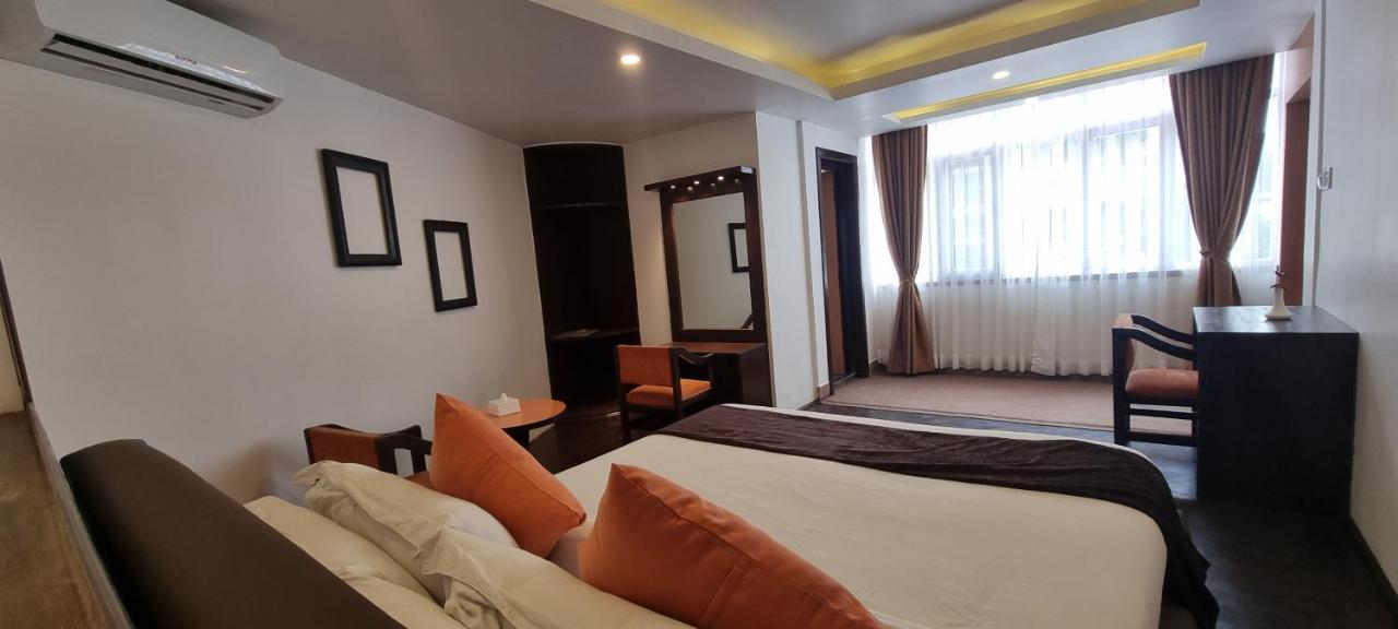 Durbar Hotel & Residence Катманду Екстер'єр фото