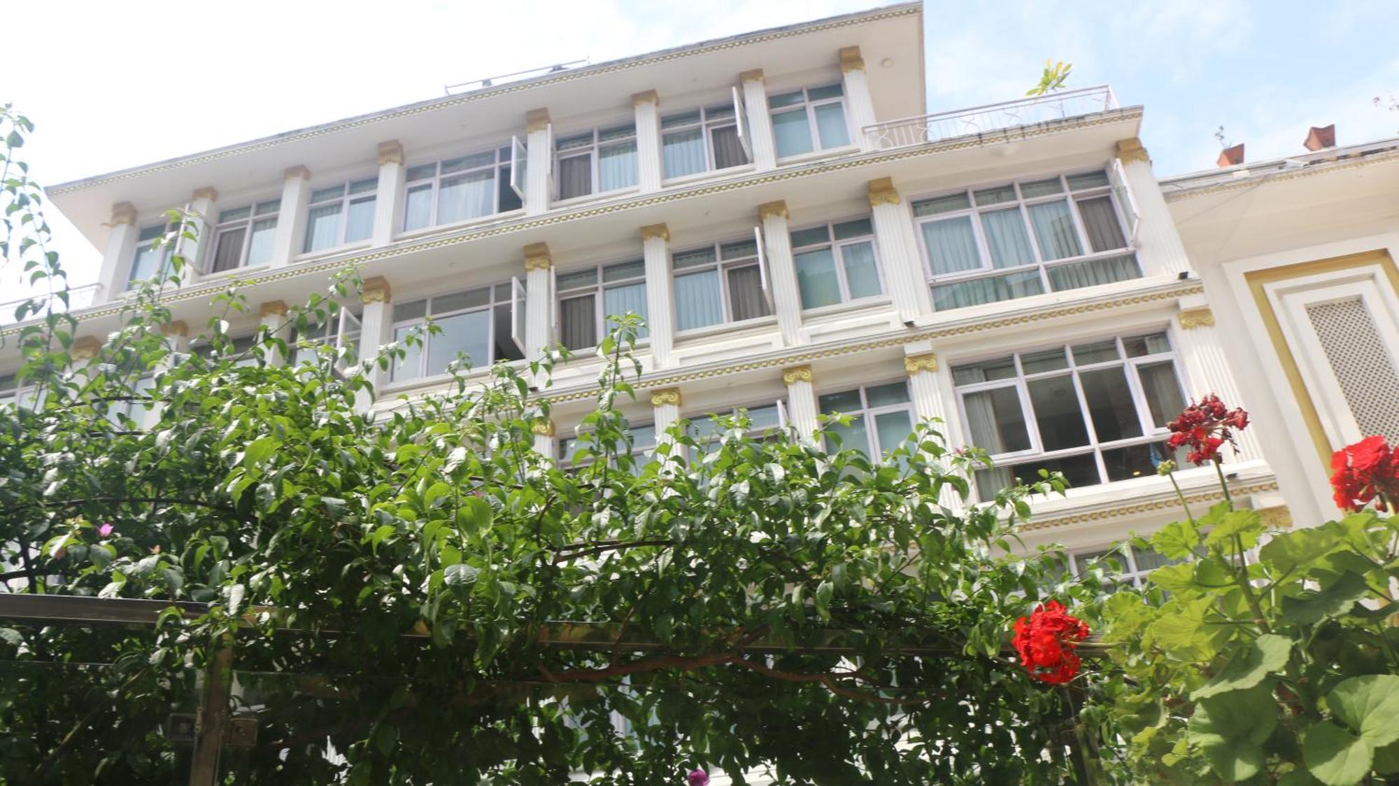 Durbar Hotel & Residence Катманду Екстер'єр фото